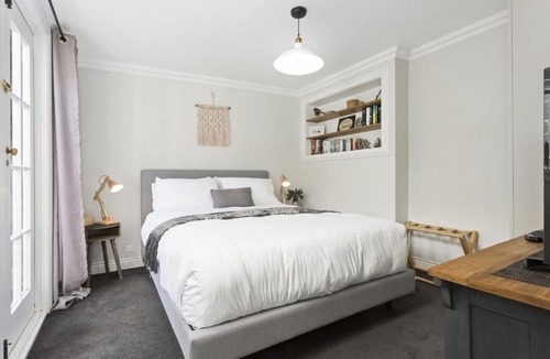 Launceston CBD House | Bluestone Cottage Launceston