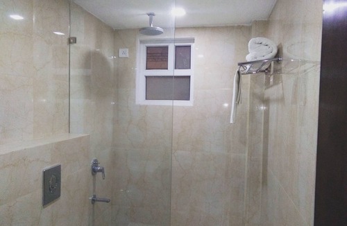 Bodh Gaya Hotel | Bodhgaya Seven Inn Hotel n Restaurant
