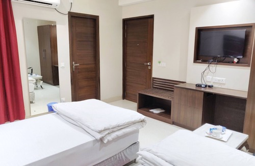 Bodh Gaya Hotel | Bodhgaya Seven Inn Hotel n Restaurant