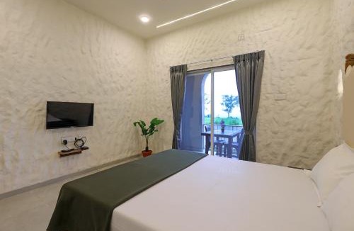 Panhala Hotel | Breeze Resort Panhala , Swimming Pool, Just 5 Minutes From Panhala!