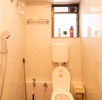 Santacruz Apartment | Breezy, Bright, Upper Floor 2bhk nr BKC & Airport