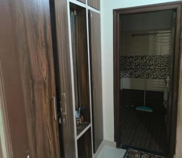 Jaipur House | Bright Room in Family Home No Unmarried Couples Allowed