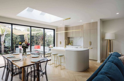 Brighton House | Brighton Coastal Hideaway with Free Parking