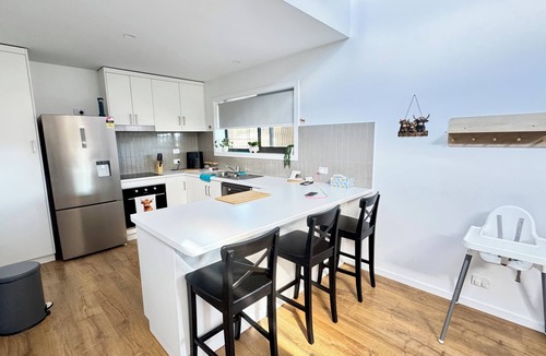 Bronte Park House | Bronte snug - Half way to everywhere