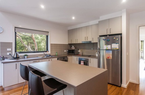 Anglesea House | Bush Surrounds On Weir