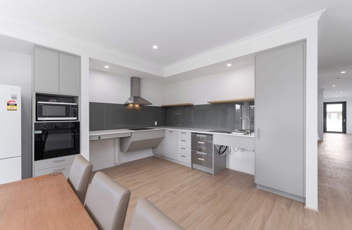 Baldivis House | Butterleaf Retreat - accessible 3-bedroom home, with private ensuites