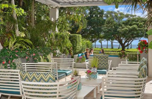 Cairns North Hotel | Cairns Harbourside Hotel