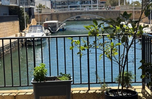 Mandurah Apartment | canal vacation, close to many restaurantsand bars