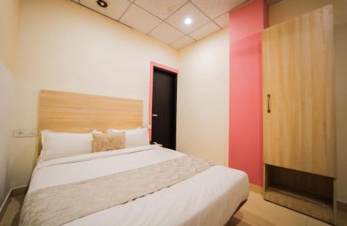 Shyam Nagar Hotel | Capitol Square Near Railway Station