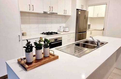 Narre Warren House | Casey Green Estate 3 bedrooms Narre Warren home
