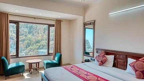 The Mall Road Hotel | Celebrate Vacation Hotel Near Mall Road