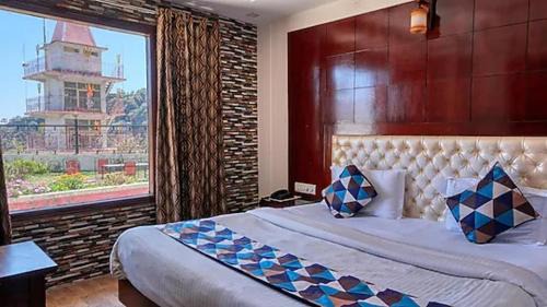 The Mall Road Hotel | Celebrate Vacation Hotel Near Mall Road