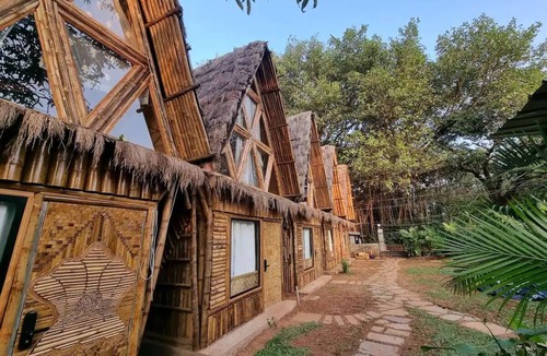 Chapora Cottage | Chakra: Premium Retro AC Cottage in Vagatornn