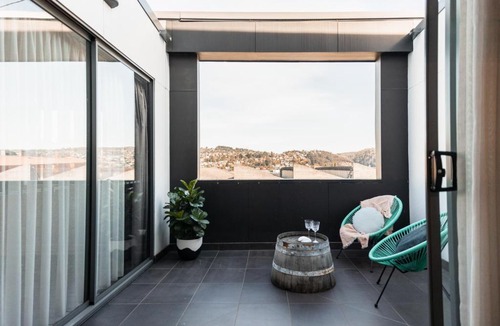Launceston CBD Hotel | Change Overnight