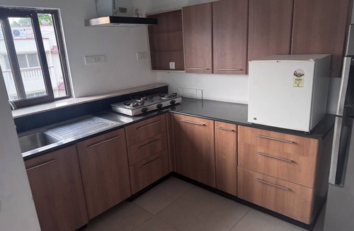 Teynampet Apartment | Charming 1-bedroom apartment with WiFi, AC in enchanting Chennai near PoesGarden