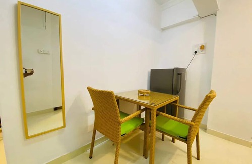 Ranwar Apartment | Charming 2 Bed 2 Bath with Terrace in Bandra Westn