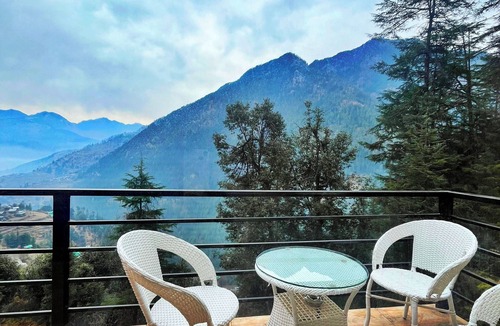 Jibhi Cottage | Charming 2-bedroom cottage in brilliant Jibhi with WiFi