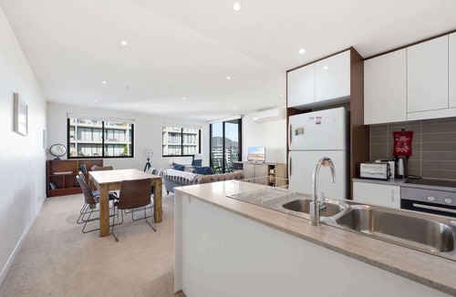 Lyneham Apartment | Charming 2BR Apartment Near Canberra’s Attractions