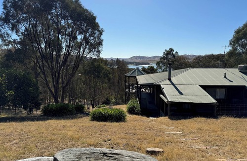 Bonnie Doon House | Charming 3-bedroom house in serene Bonnie Doon with lake views