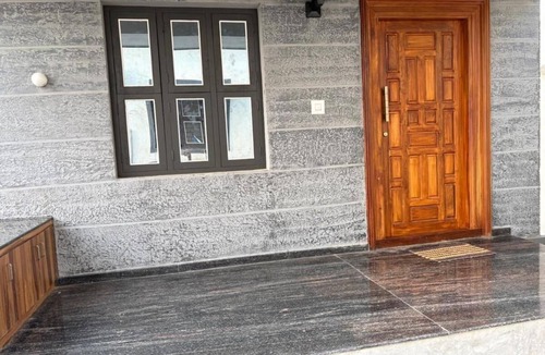 Inna House | Charming 3-bedroom bungalow with WiFi, AC in peaceful Uchilakere
