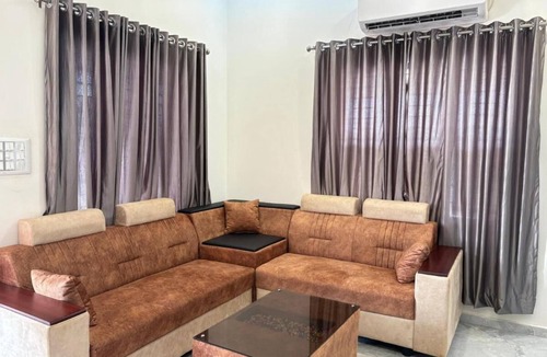 Inna House | Charming 3-bedroom bungalow with WiFi, AC in peaceful Uchilakere