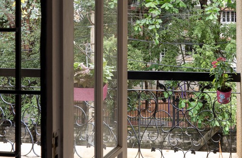 Bengaluru Apartment | Charming Two Bedroom Apartment with balconies in Downtown Bangalore