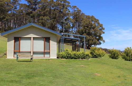 Cygnet Apartment | Cherryview Studio Retreat