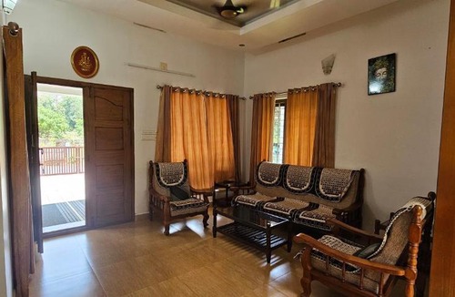 Thrissur Villa | Chirakkal House AC 2BHk house near Amala Hospital