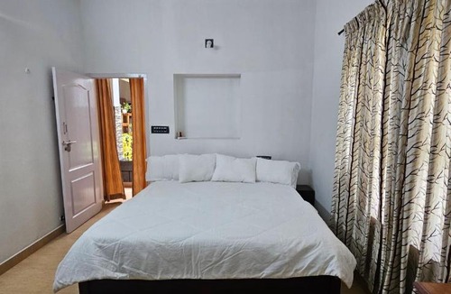 Thrissur Villa | Chirakkal House AC 2BHk house near Amala Hospital