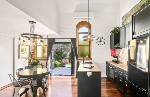 Robertson House | Church Conversion @ 39 Hoddle Street
