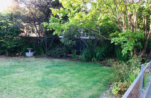 Albury House | “Clairmont Central” close to Town, Free Wifi & Netflix