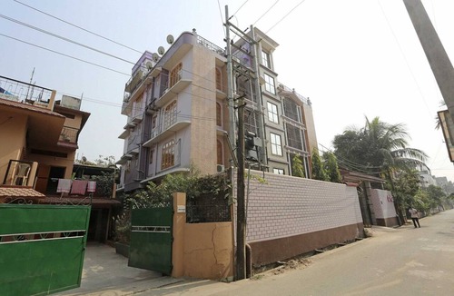Gauhati House | Classic Cherry City Cottage