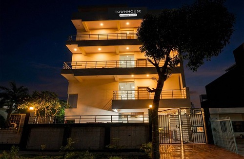 Sector 70 House | Classic with BalconyPALM PARADISE