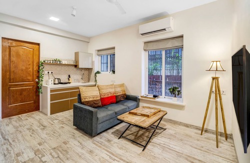 Khar Apartment | Cleo 1BHK Khar W by The Bombay Home Company