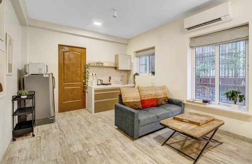 Khar Apartment | Cleo 1BHK Khar W by The Bombay Home Company