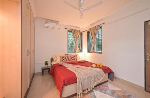 Kusgaon Budruk House | Cliff View Villa With Huge Swimming Pool and Baby Pool