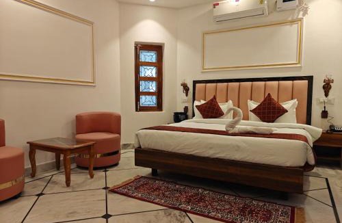 Varanasi Resort | Club Royale