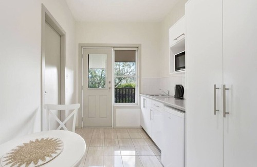 Richmond Villa | Coachman’s Rest Queen Studio