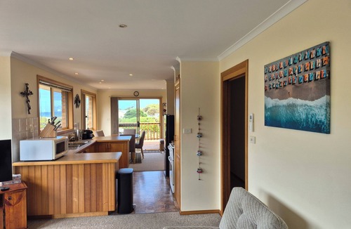 Eaglehawk Neck House | Coastal getaway in an unbeatable location steps from the region's top surf beach