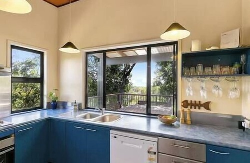 Point Lookout House | Coasting - Straddie Beach Style House