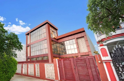 Mohangarh House | Collection O Aishbagh Railway Junction