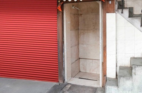 Kanpur House | Collection O Bada Chauraha Metro Station Kanpur