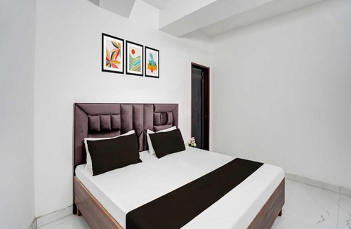 New Delhi Hotel | Collection O Burari Post Office