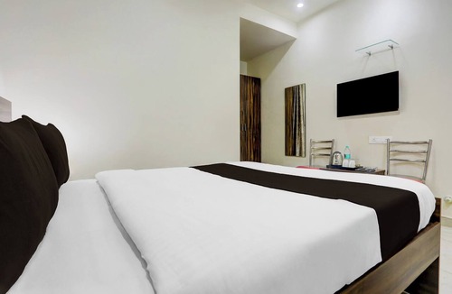 Chikkamagaluru Hotel | Collection O Chikmagalur Market Road