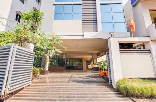 Dwaraka Nagar House | Collection O Dwarka Nagar Ramatalkies