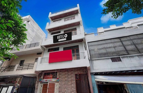 Kanpur House | Collection O Gurdev Metro Station Kanpur