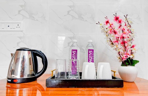 Salt Lake Hotel | Collection O Kolkata Jadavpur University