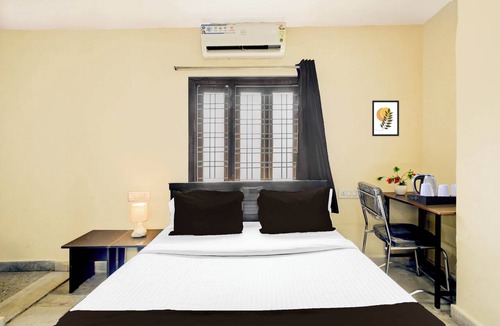 Hyderabad Hotel | Collection O Kothapet Near Omini