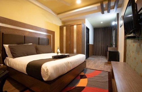Modasa Hotel | Collection O Modasa Bus Terminal Himmatnagar