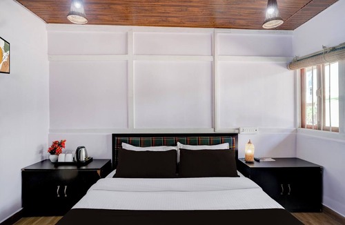 Shillong Hotel | Collection O Police Bazar Shillong